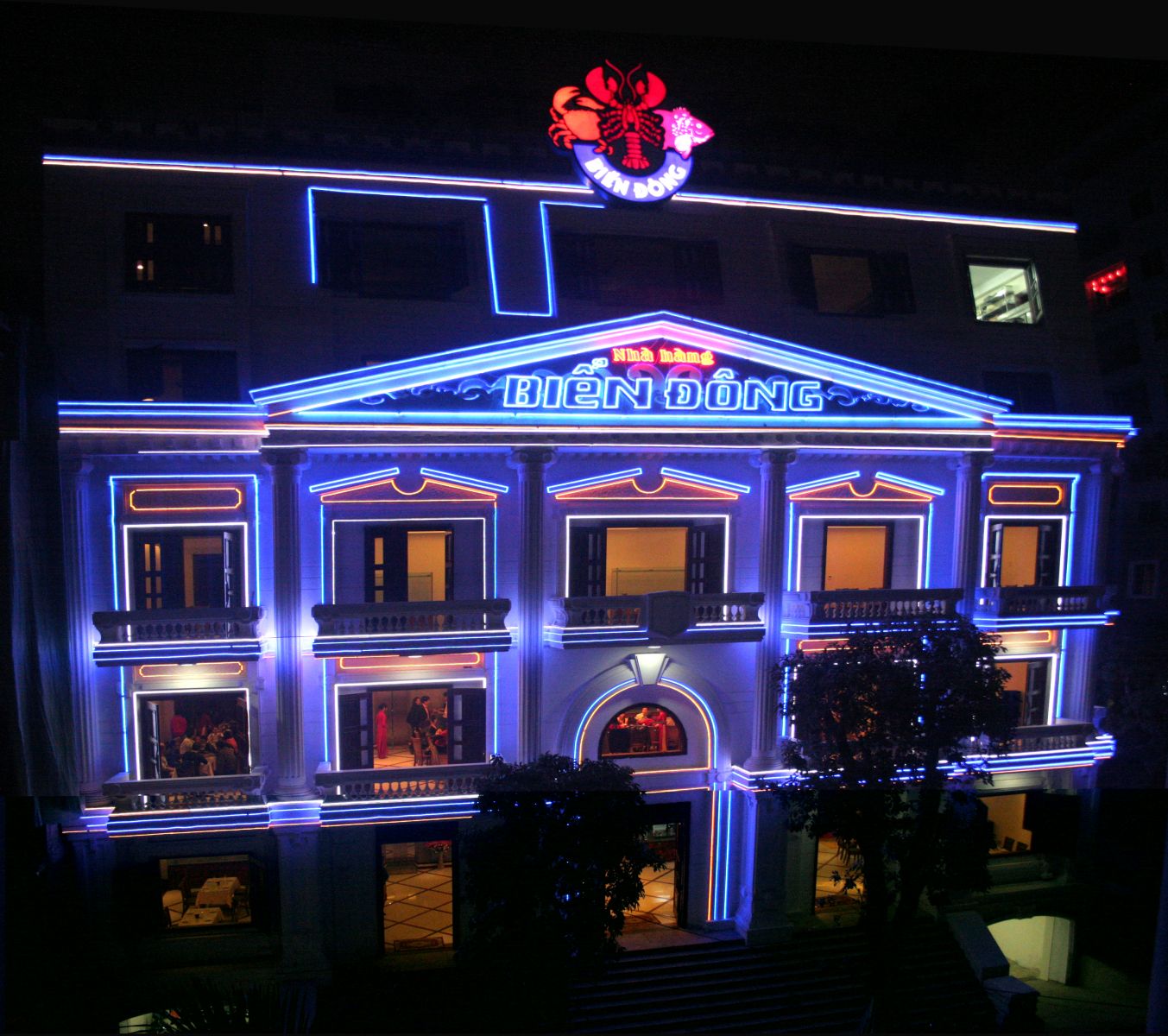 nhà hàng Biển Đông Trần Thái Tông
