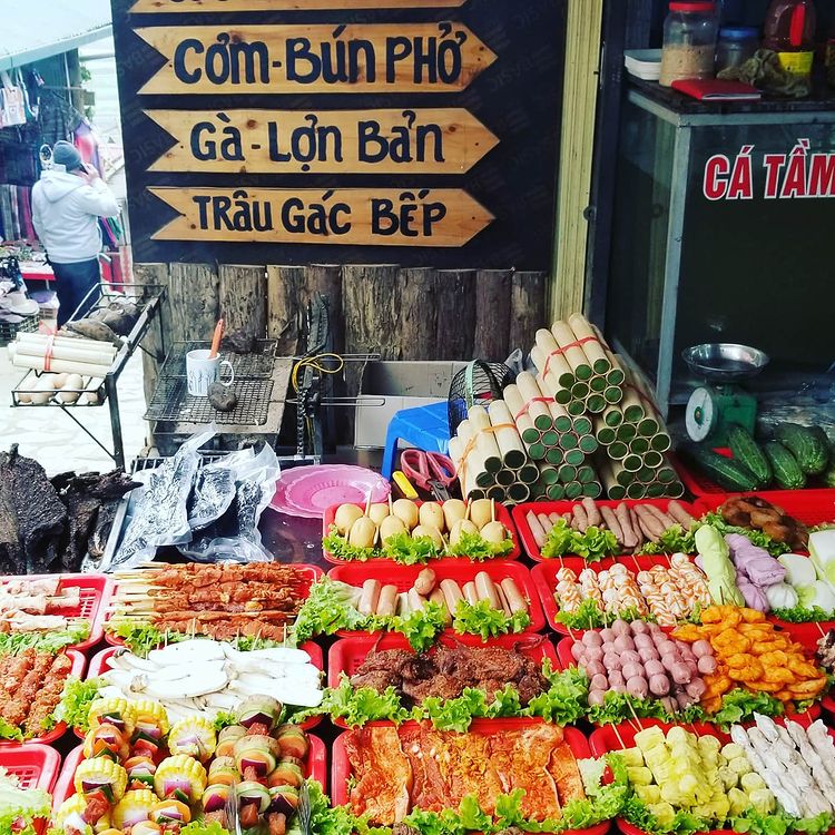 Khám phá ẩm thực tại chợ Tình Sapa