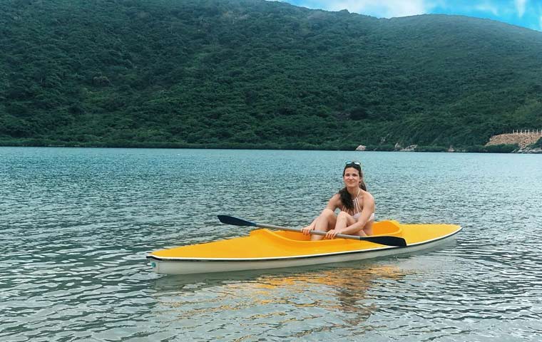 Trải nghiệm chèo thuyền kayak trên đảo