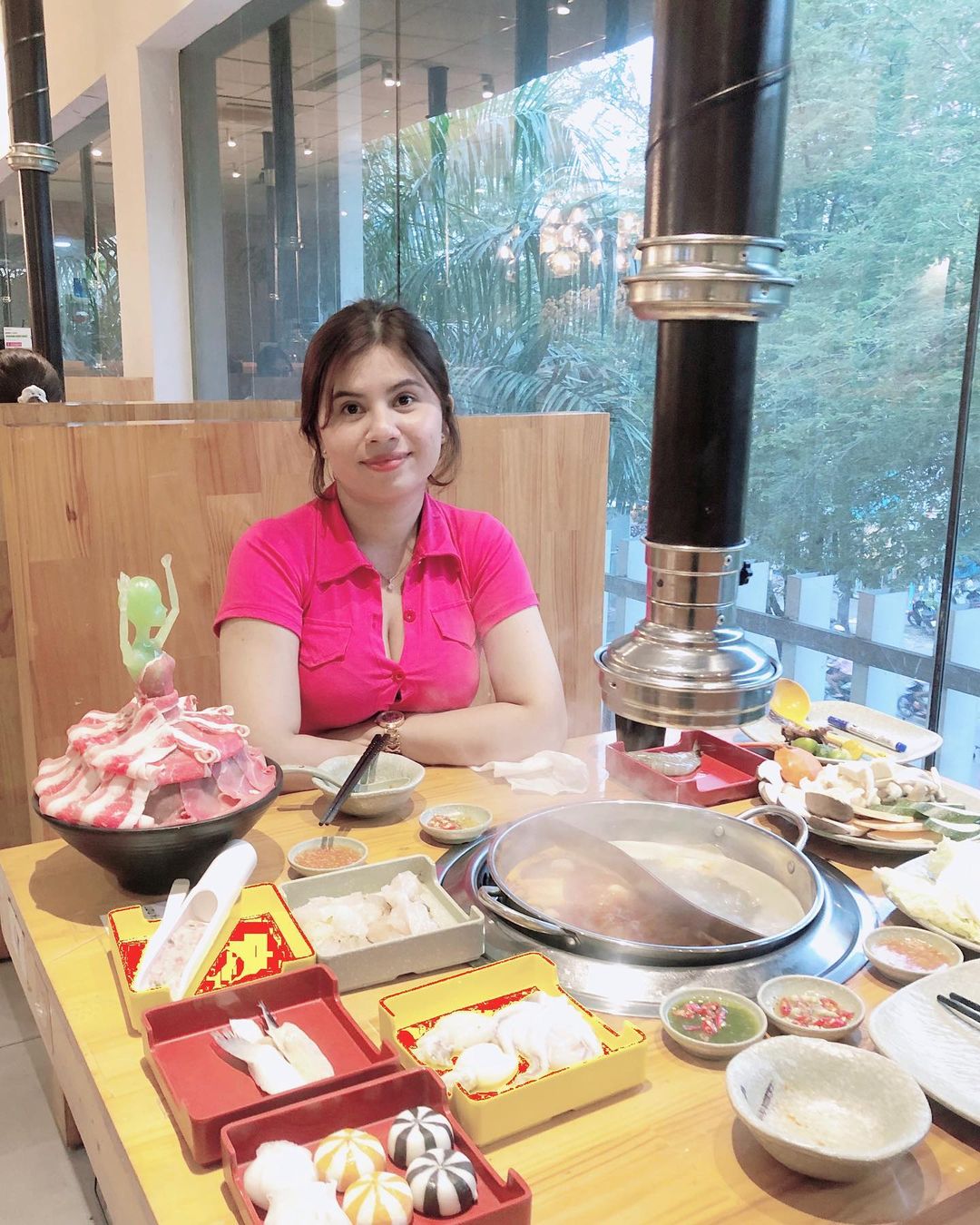 TOP 8 quán buffet lẩu nướng dưới 200k ở Sài Gòn "ấm ví" ngày mưa gió
