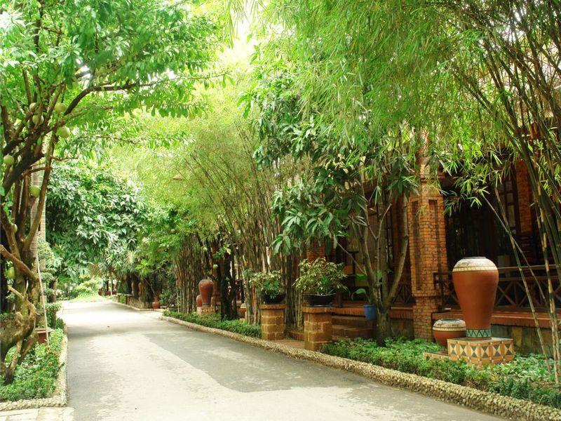 phuong nam resort binh duong review 1
