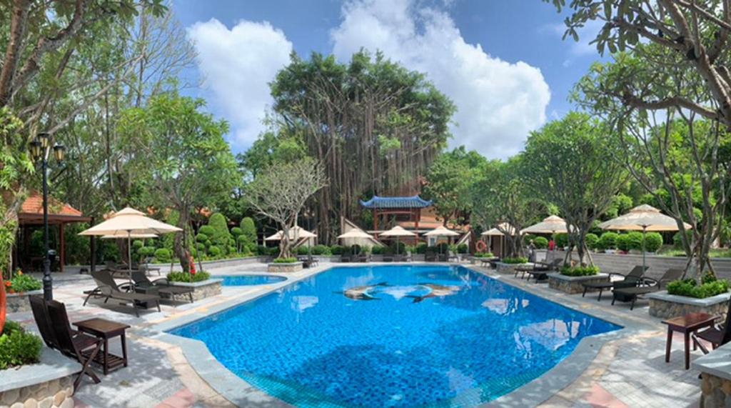 phuong nam resort binh duong review 14