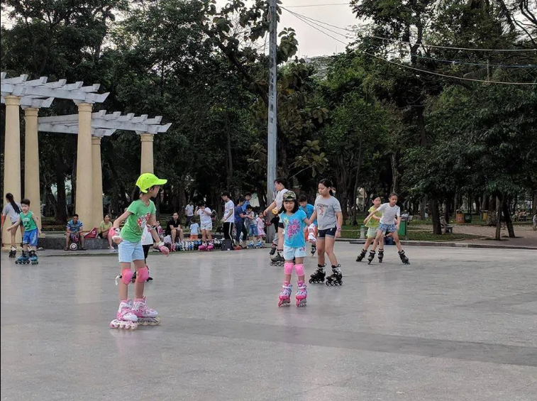 Hanoi Roller Skating 7