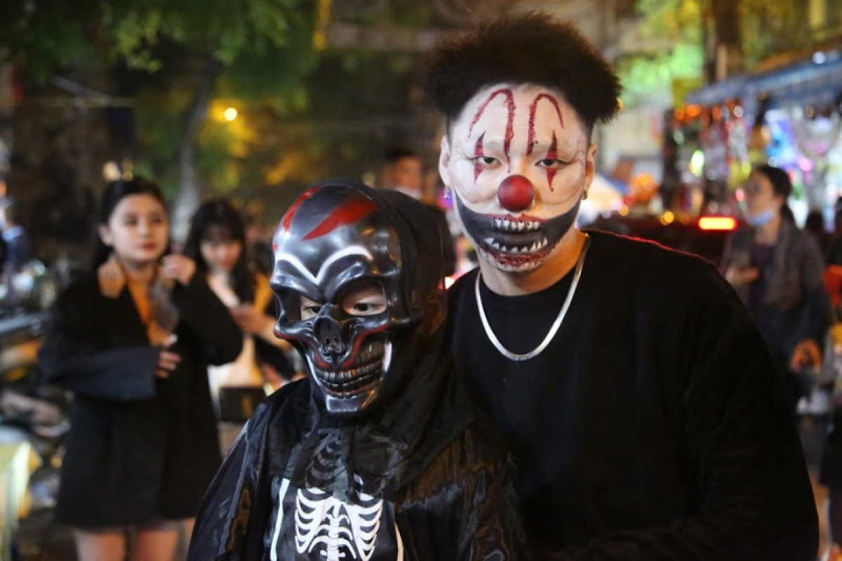 chơi halloween o dau 4