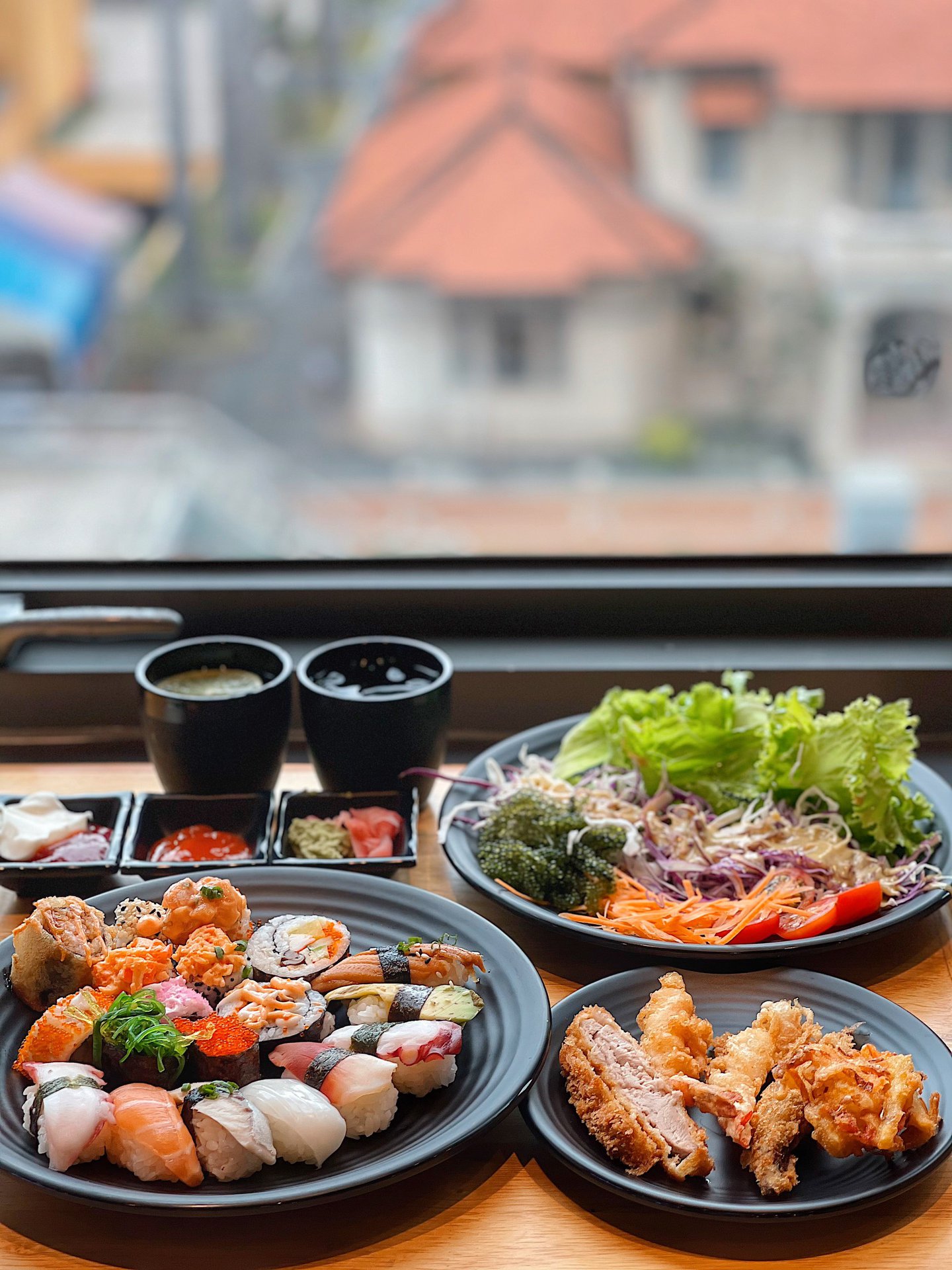 sushi in sushi buffet
